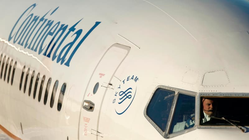 A Continental Airlines plane.
