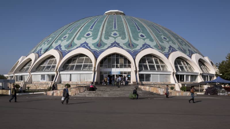 Chorsu Bazaar (1980). Tashkent, Uzbekistan