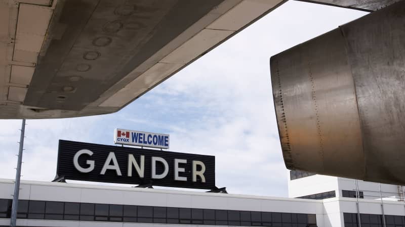Gander-sign-and-turbine