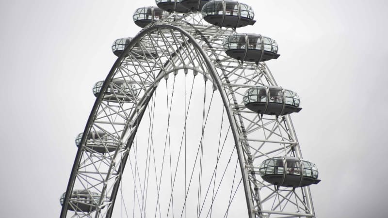 The London Eye rotated backwards for an hour to honour the end of British Summer Time.