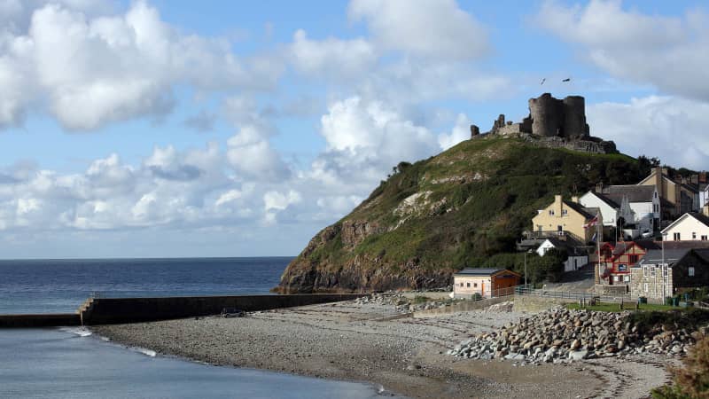 Criccieth Castle sits on a rocky peninsula between two beaches. 
