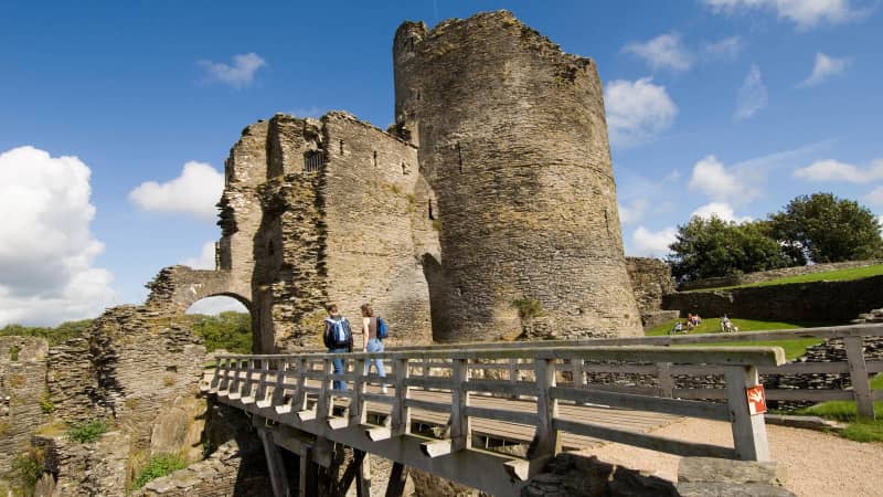 Cilgerran is perhaps the most striking castle in Wales.