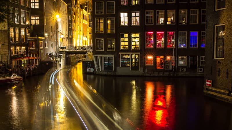 Amsterdam, canal Oudezijds Voorburgwal