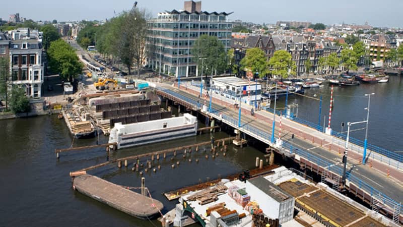 Cracks and sinkholes in Amsterdam's bridges and canal walls