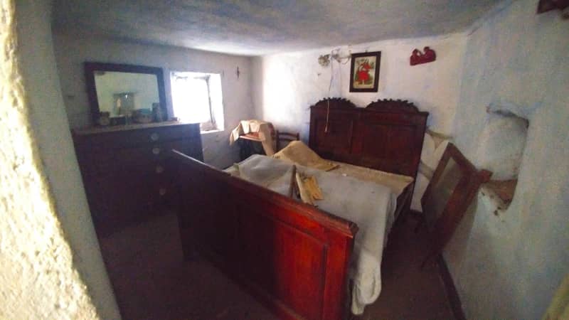 carrega ligure 10.000 euros house