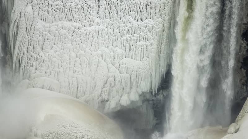 A frozen Niagara Falls in the winter of early 2014 provided a romantic backdrop for the couple. 