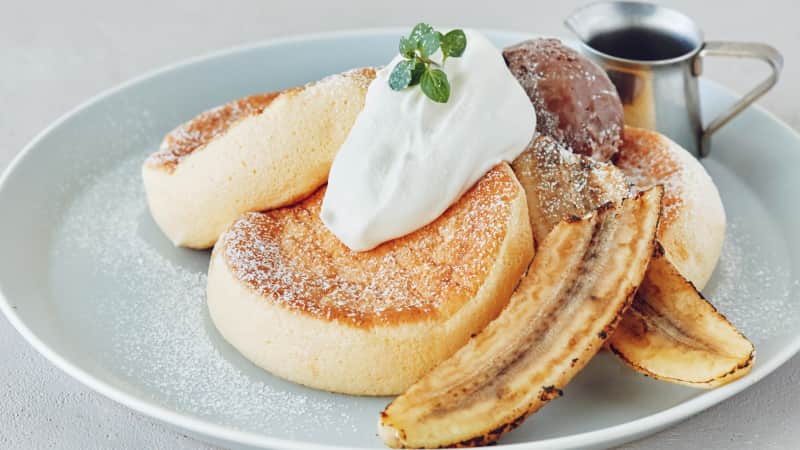 Japanese pancake restaurant Flipper's specializes in fluffy souffle pancakes with sumptuous toppings.