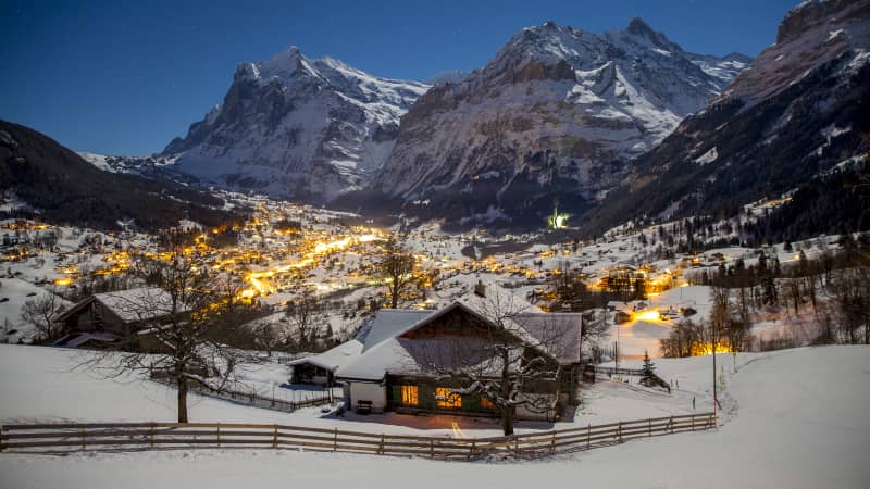 Wengen: A trove of wooden chalets.