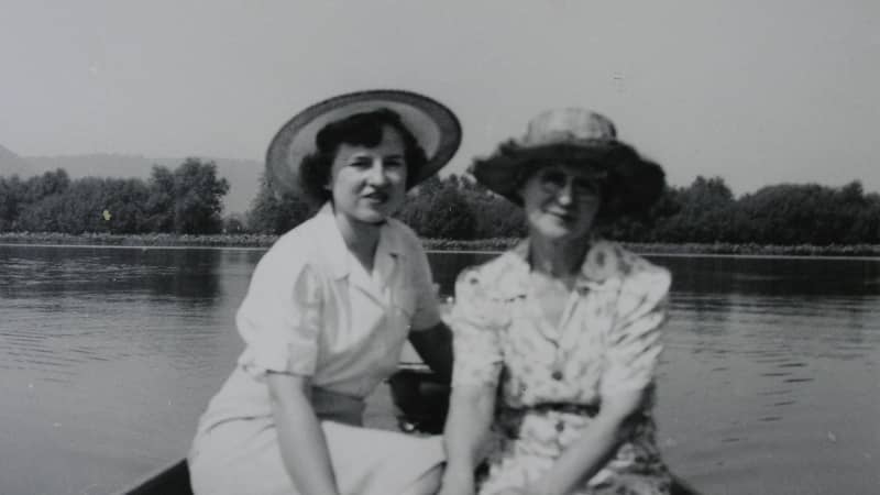 Lois Schafer and her mother Ruth on the Mississippi at Lansing.