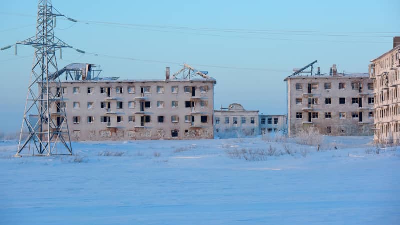 Russian coal-mining town Vorkuta sits frozen in time decaads after locals left it behind.