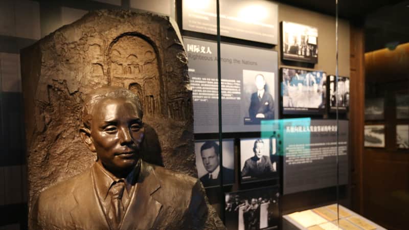 A statue of Dr. He Fengshan, often referred to as "the Chinese Schindler" for helping Jewish refugees escape from Nazi persecution, is displayed at the Shanghai Jewish Refugees Museum.