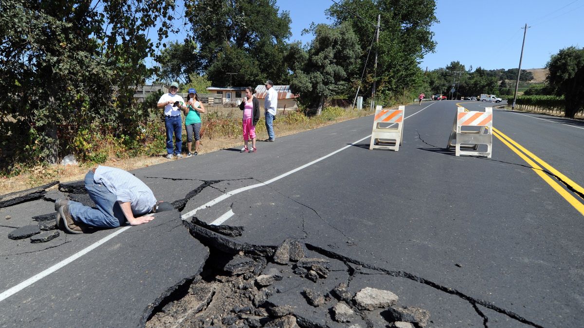 Strong 5.4 aftershock wakes up northern Californians on New Year's Day