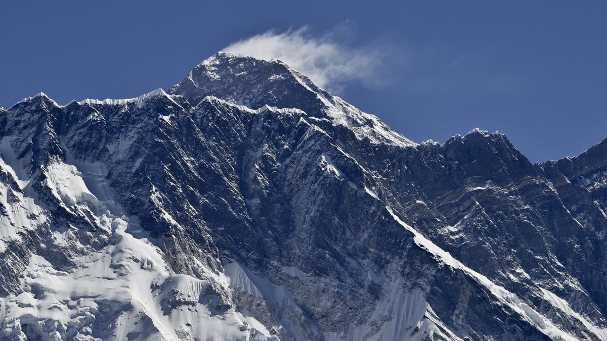 Mount Everest: Scientists to measure height after Nepal earthquake