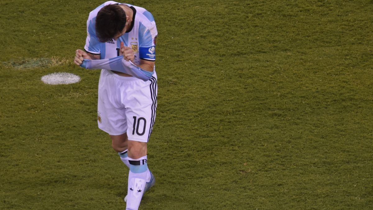 Lionel Messi Set To Retire From International Football Cnn