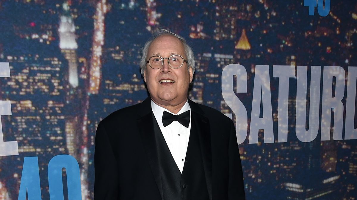 Comedian Chevy Chase enters rehab for 'tuneup