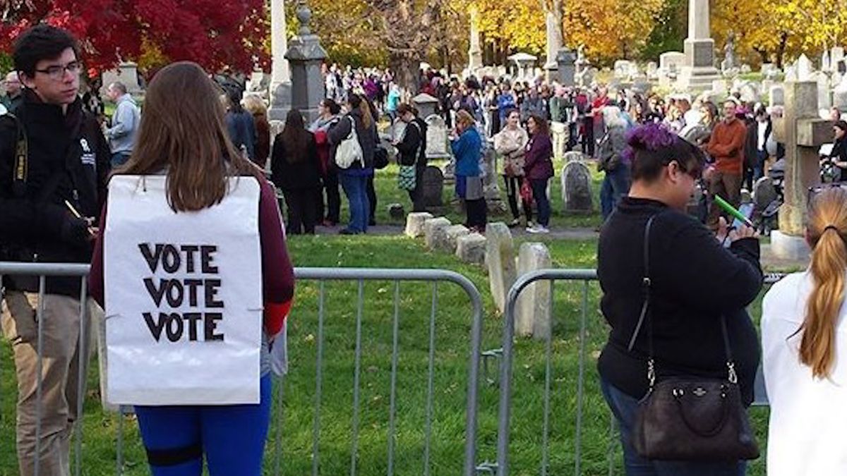 Hundreds Flock To Susan B Anthony S Grave On Election Day