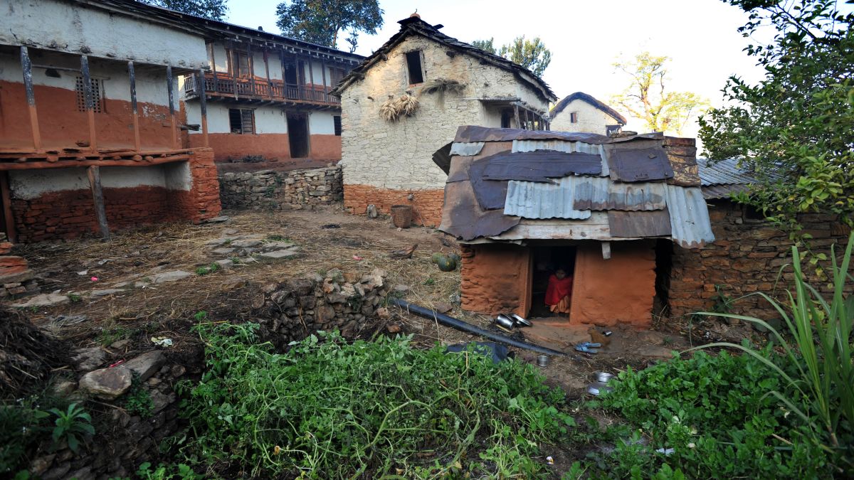 Nepal girls sleep in menstruation huts despite ban, study finds photo