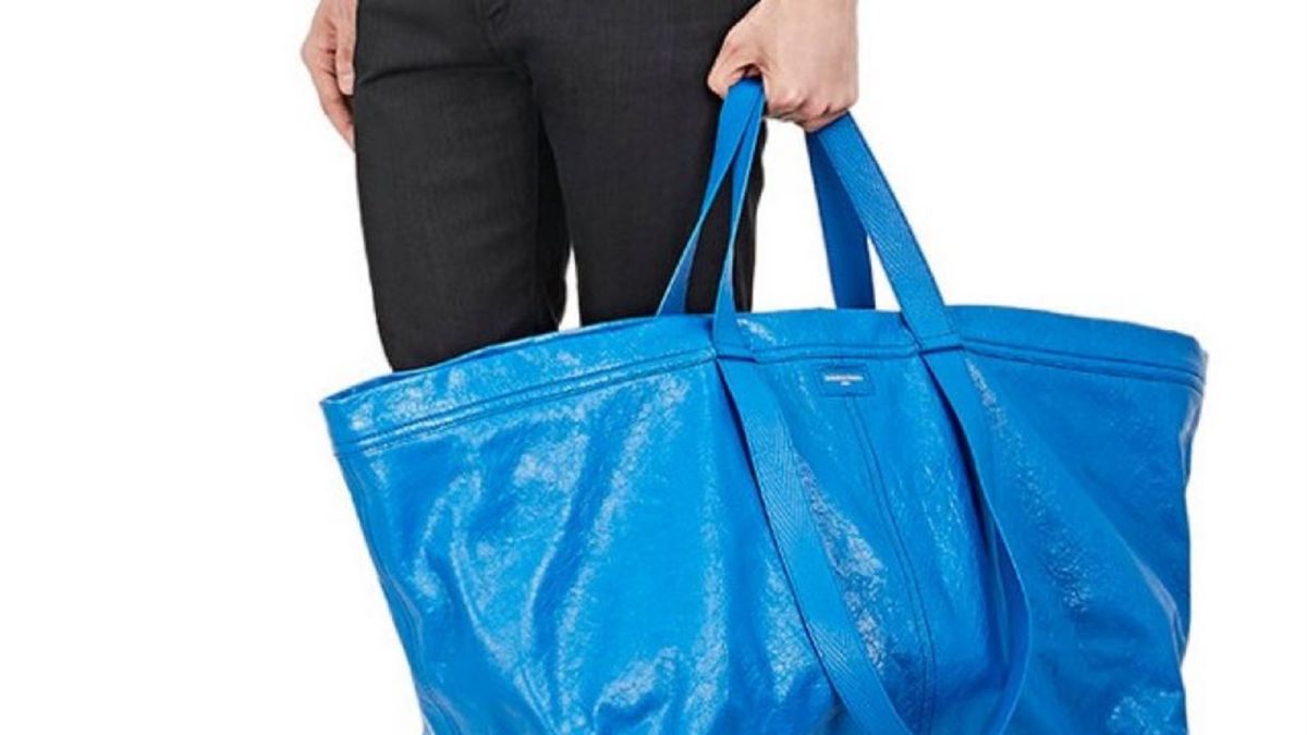 Initiatief thema Beweging Balenciaga's $2,145 bag is just like Ikea's 99 cent tote | CNN