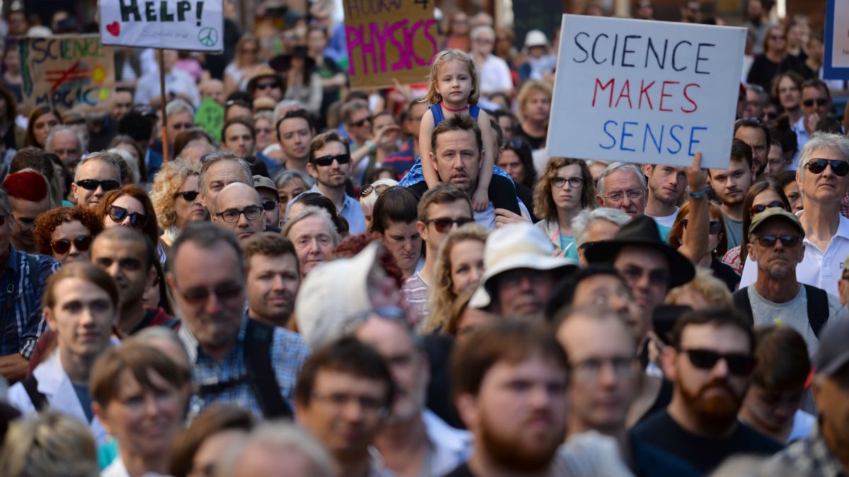 March For Science Crowds Join Global Earth Day Protests Cnn