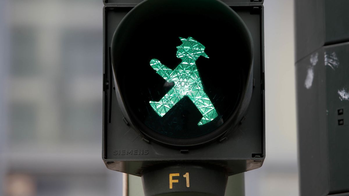 Kuvahaun tulos: pedestrian traffic light