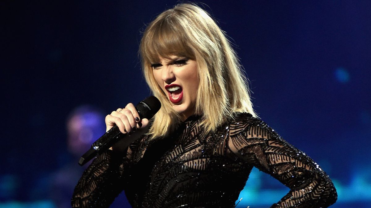 Taylor Swift Announces 2020 Tour With Only 2 Us Stops Cnn