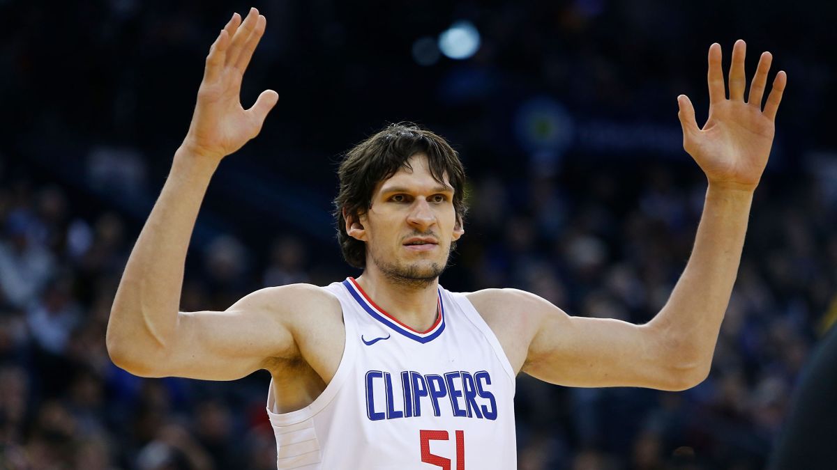 7'3 NBA player Boban Marjanović and his 5' wife : r/tall