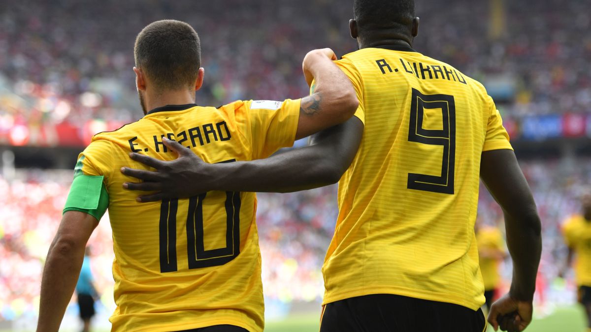 Adrian Ramos heads Borussia Dortmund into knockout stage