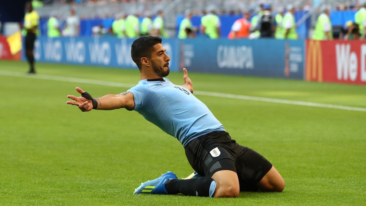 Suarez fires for World Cup-bound Uruguay