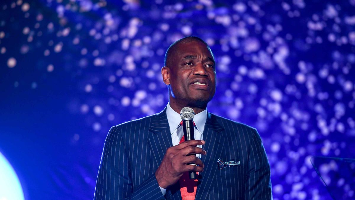 Dikembe Mutombo Is Helping The Cdc To Fight Ebola Cnn