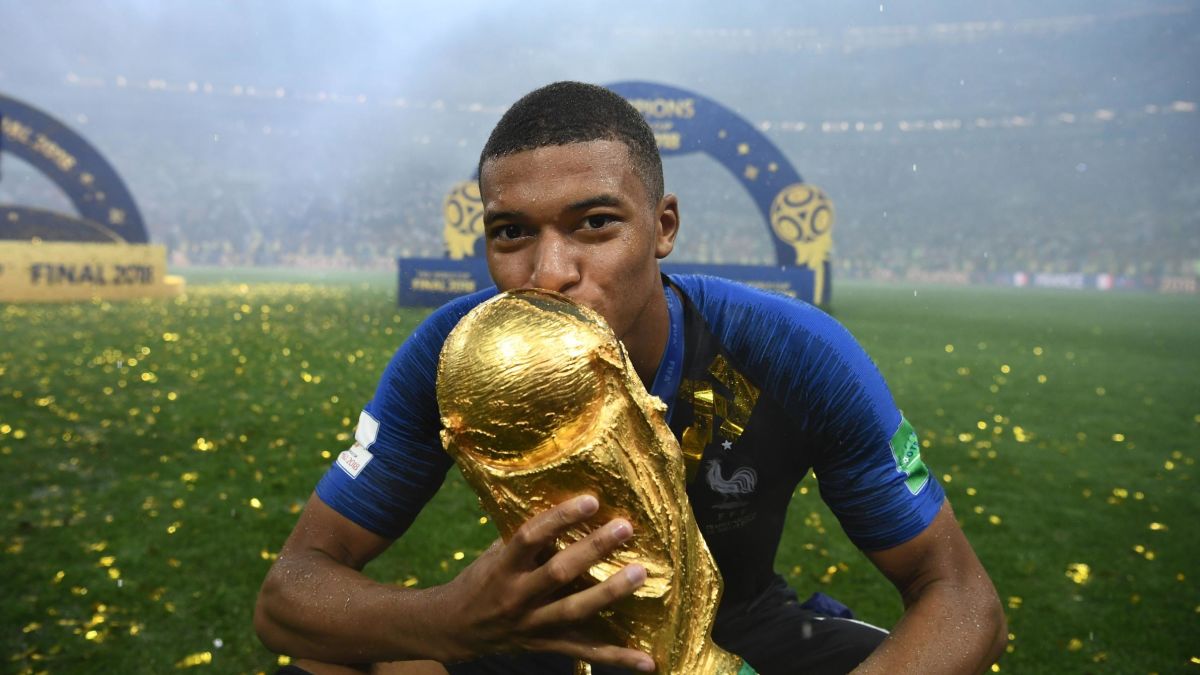 France, Mbappe are beyond curse of World Cup's reigning champions - Sports  Illustrated