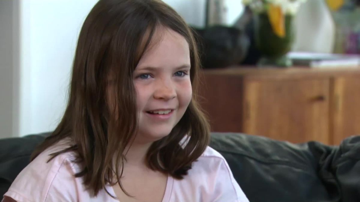 Australia Politicians Attack Nine Year Old For Not Standing