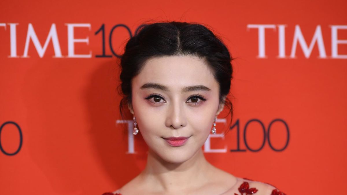 I tide I tide Barber Fan Bingbing reappears in public for the first time in almost a year | CNN