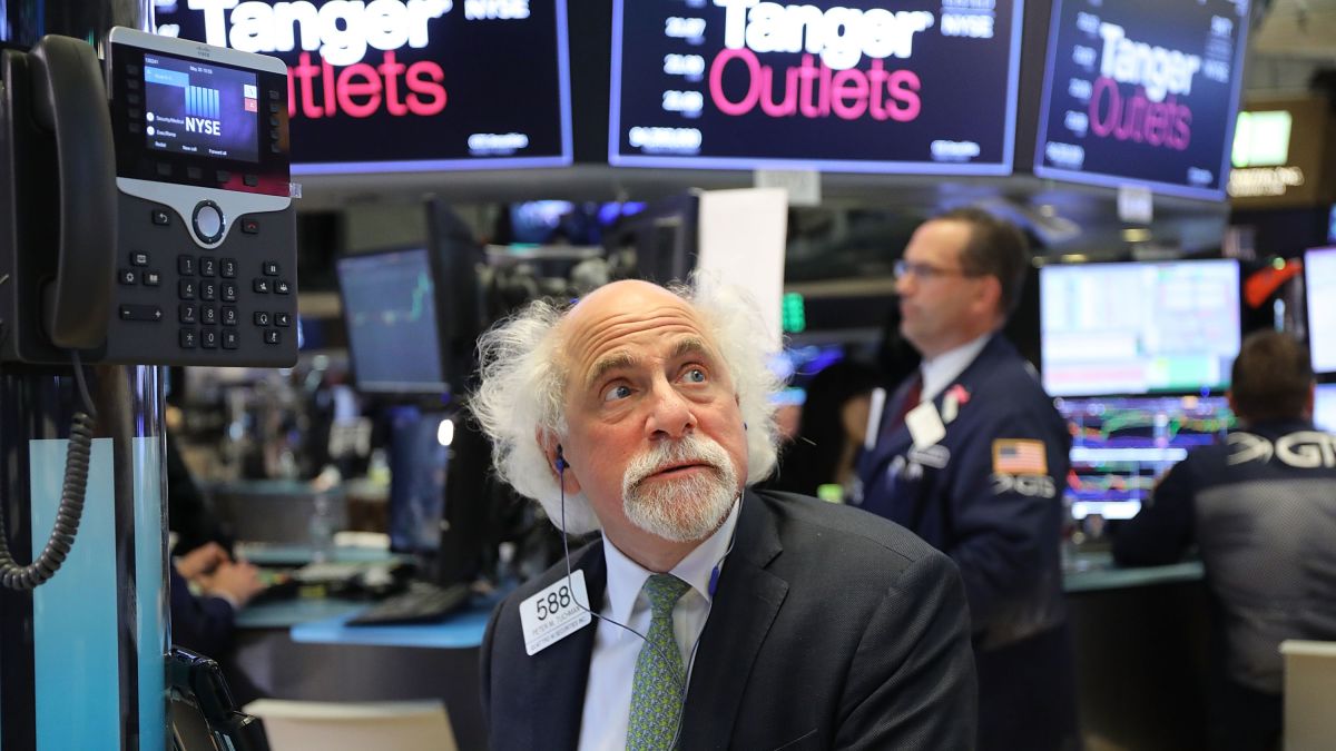 Nyse S Most Famous Trader Fights For His Job Cnn