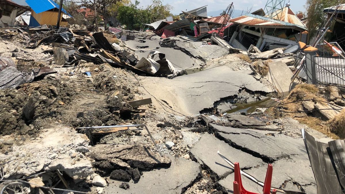 Indonesia Earthquake Torrents Of Soil Caused By Liquefaction