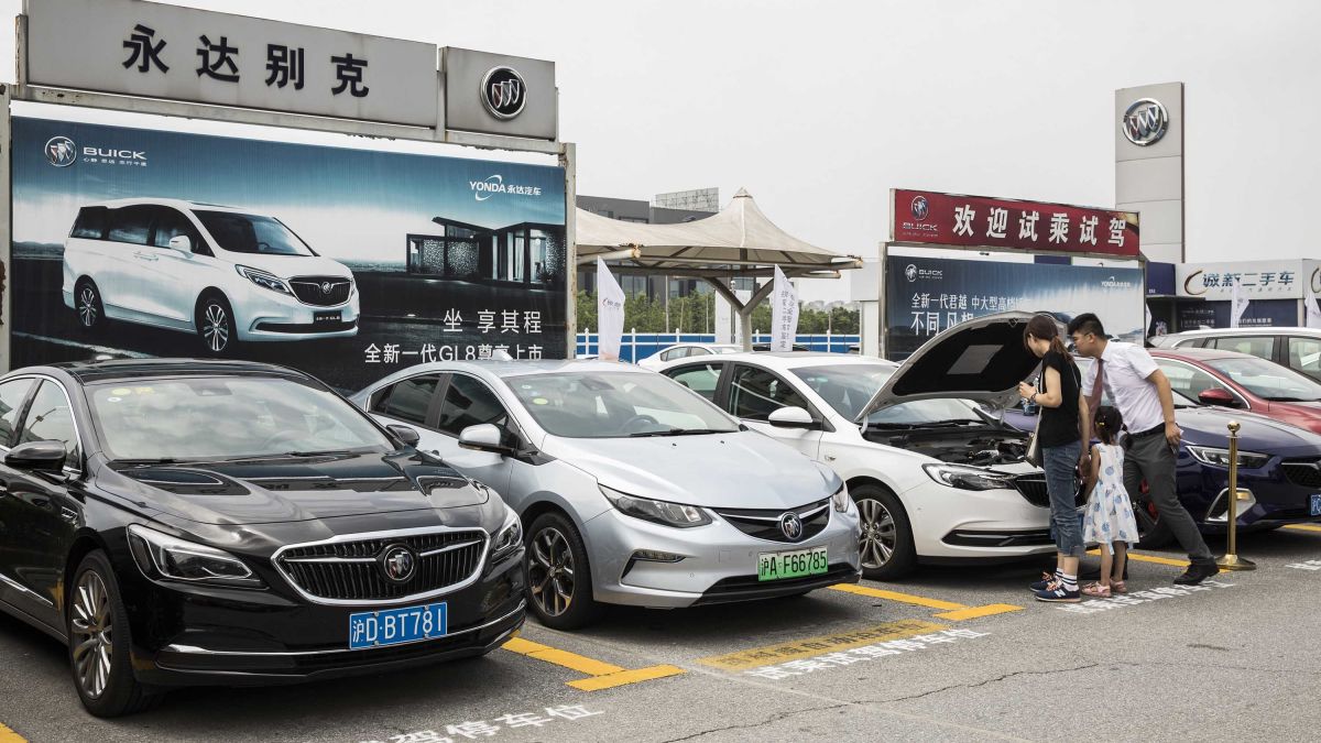 China Is Buying Fewer Cars Gm And Vw Are Feeling The Pain Cnn Business