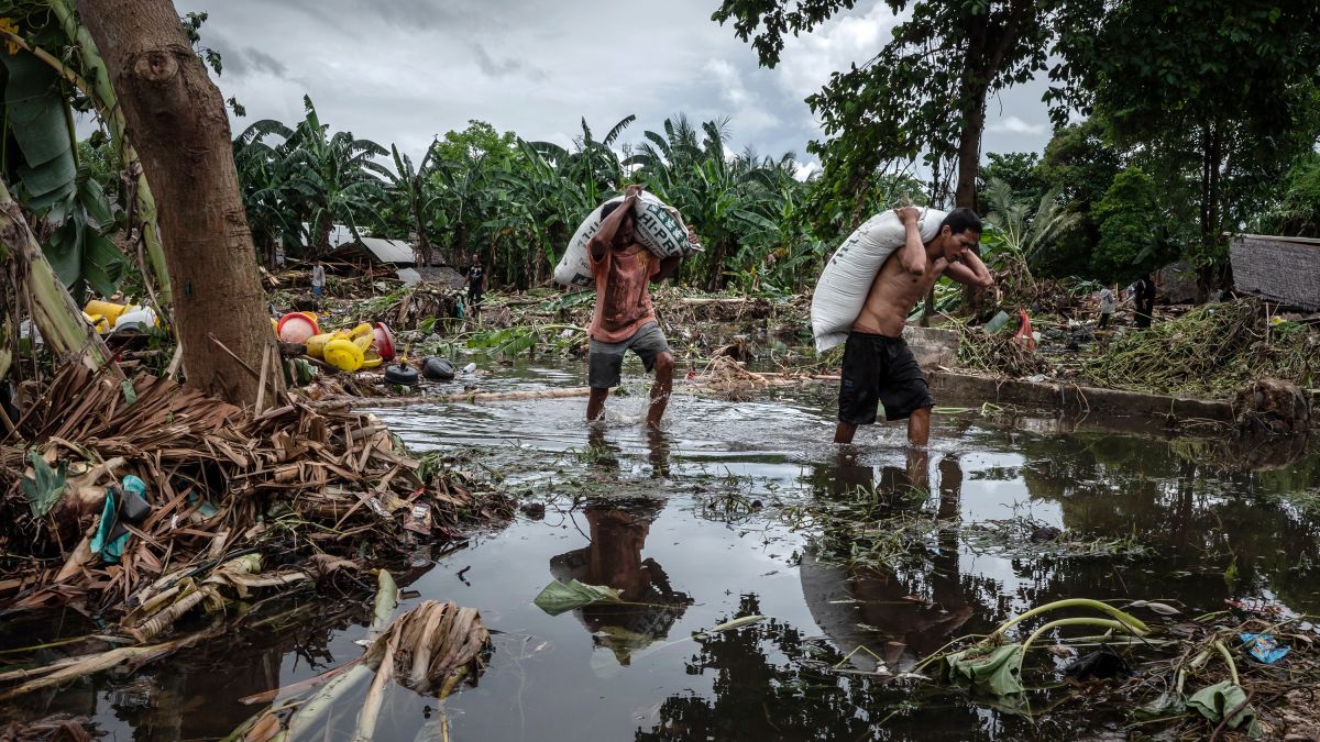 Indonesians Worry Another Tsunami Is Coming As 16 000 Displaced