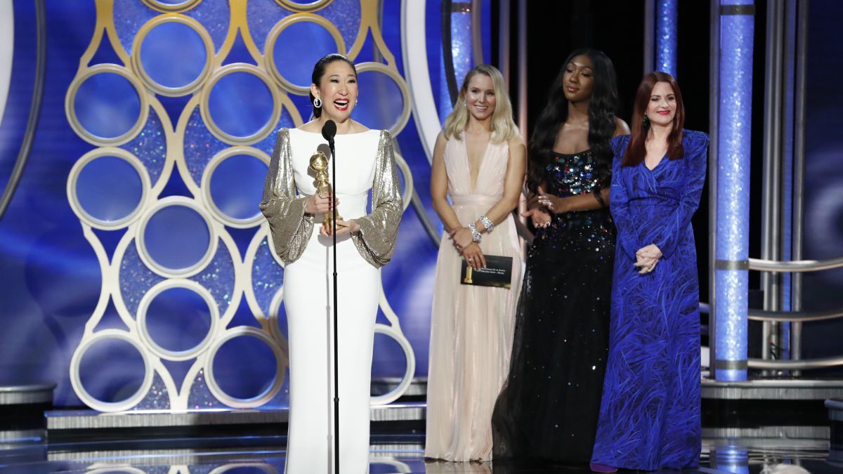 sandra oh golden globes dress