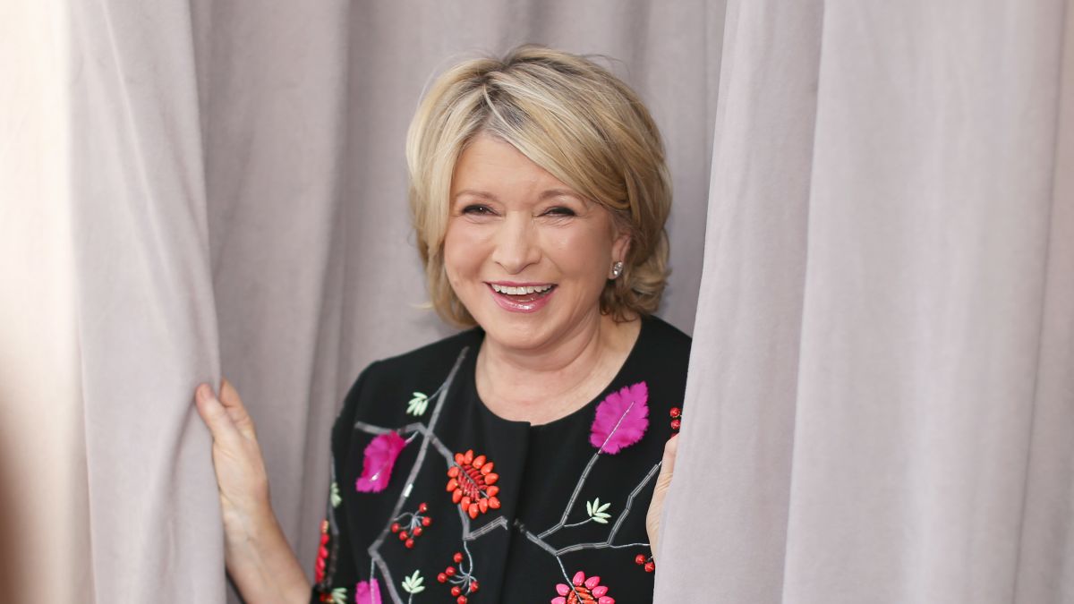Martha Stewart, Emeril Lagasse and HSN Sued for Selling Allegedly Phony  German Knives – The Hollywood Reporter