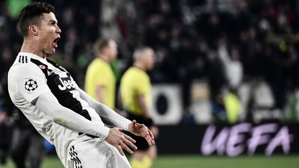 Cristiano Ronaldo Hat Trick Keeps Juves Champions League