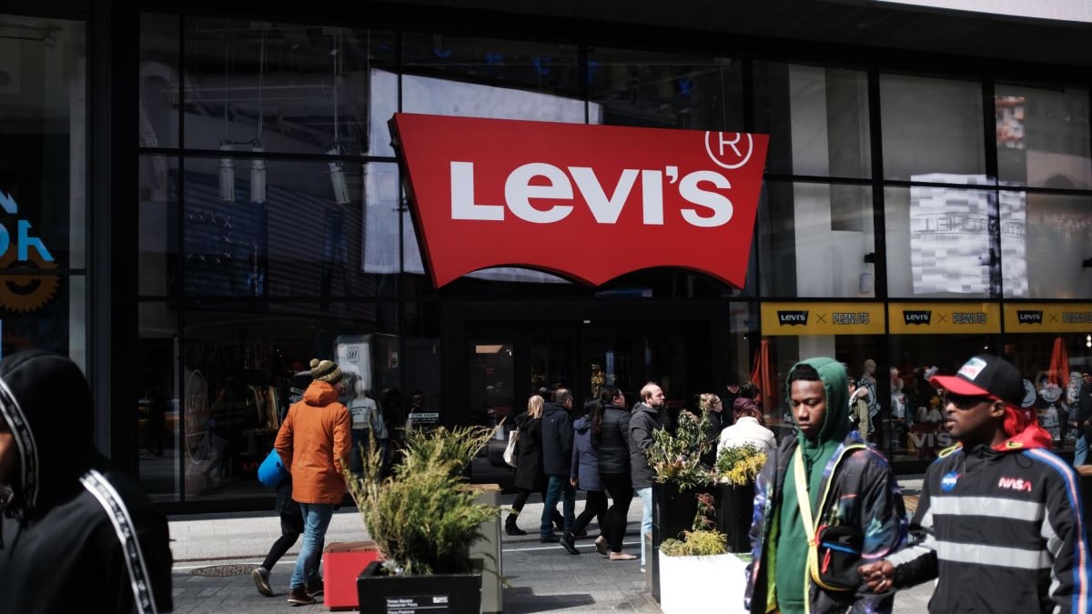 Levi Strauss shares soar in IPO | CNN Business