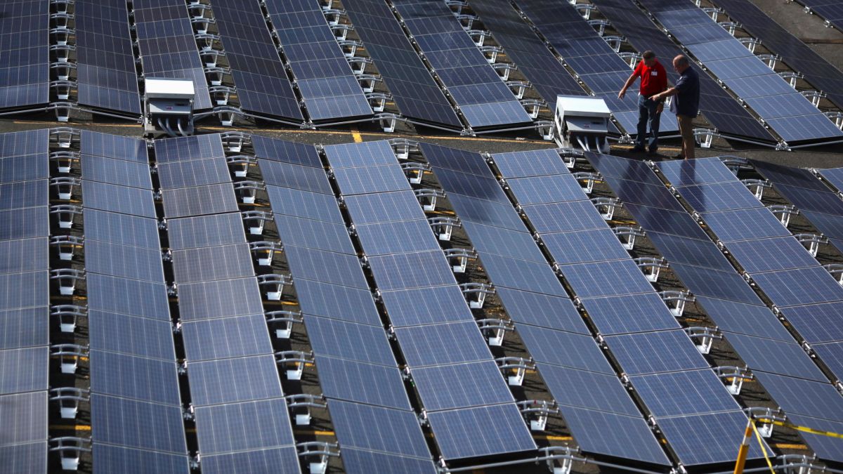 Why Tesla Is Offering Rock Bottom Solar Panel Prices Cnn