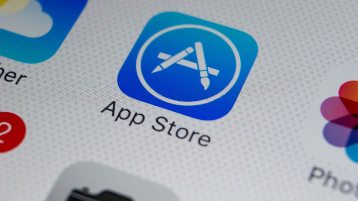 apple under fire company apologizes for another app store controversy cnn apple under fire company apologizes