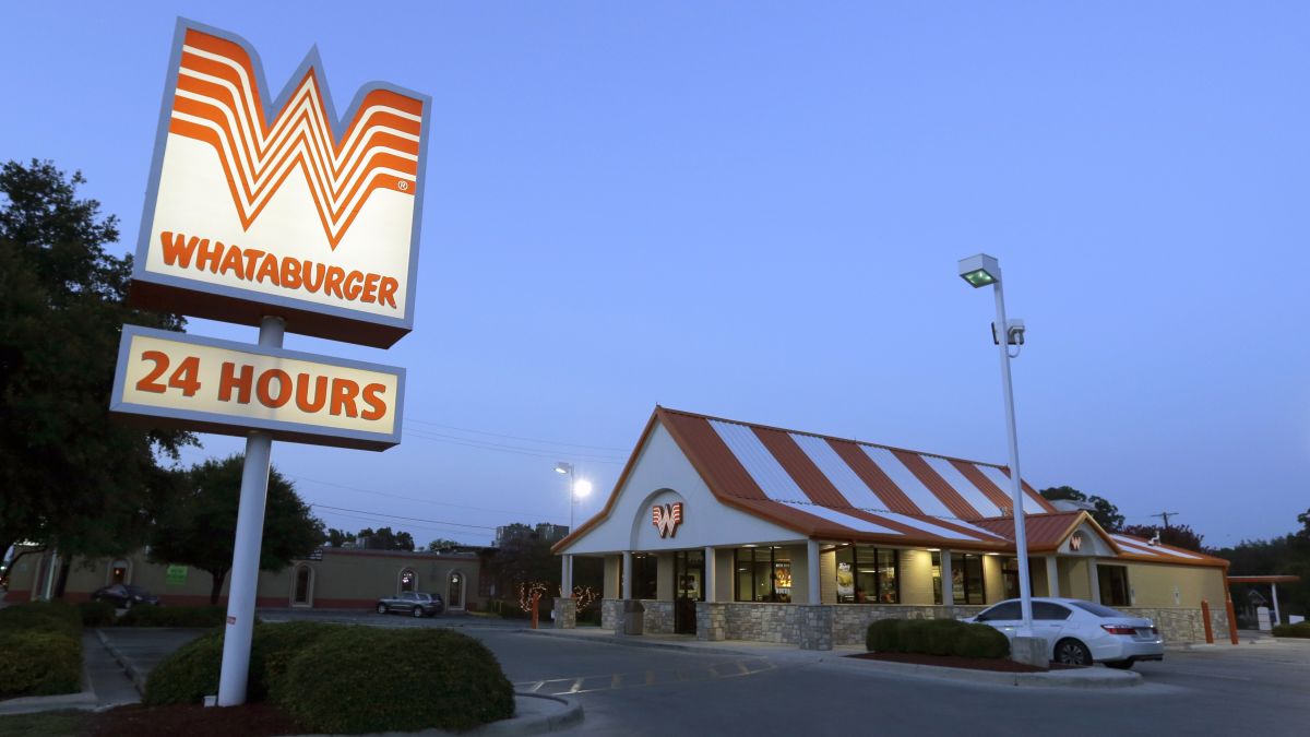 100+ Milton Whataburger customers pay-it-forward