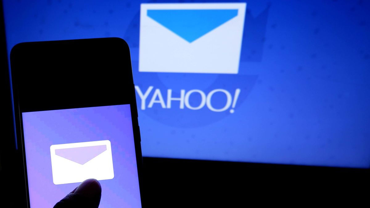 Yahoo Down Mail Outage Hits Thousands Of Users Cnn