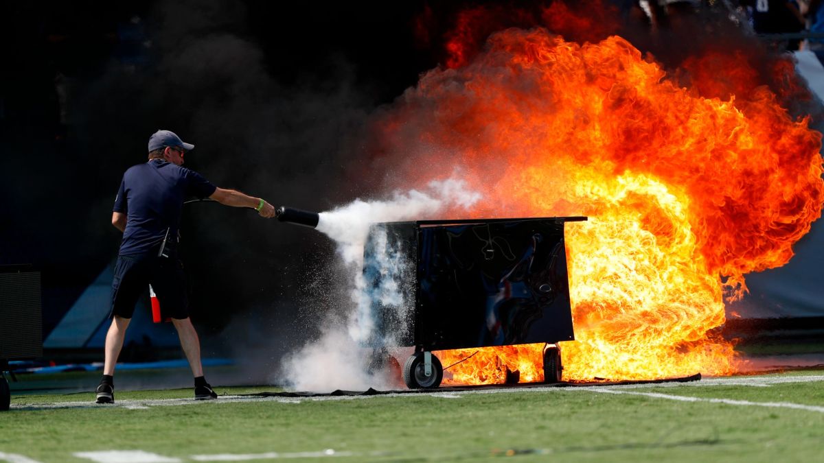 The #RINGOFFIRE Looking FIRE!!! #Yeeyee #Tennessee #TITANS