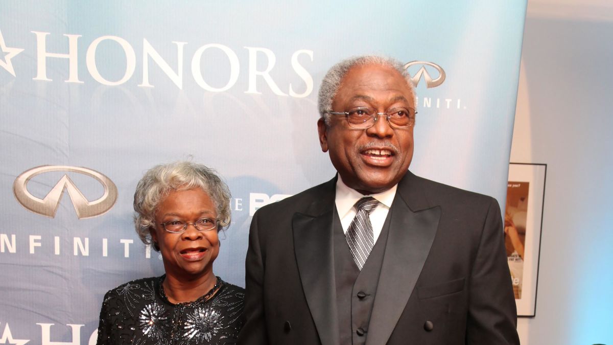 https%3A%2F%2Fcdn.cnn.com%2Fcnnnext%2Fdam%2Fassets%2F190919154103-02-emily-and-james-clyburn-file.jpg