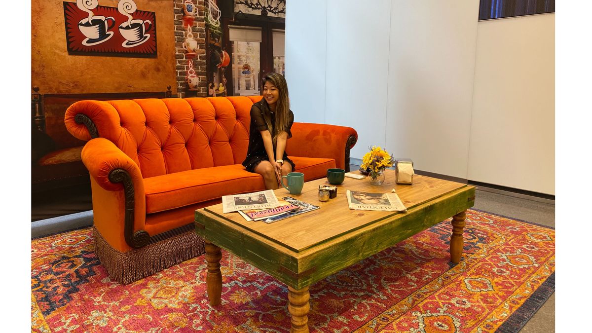 Find An Orange Couch Inspired By Friends Tv Show Cnn Underscored