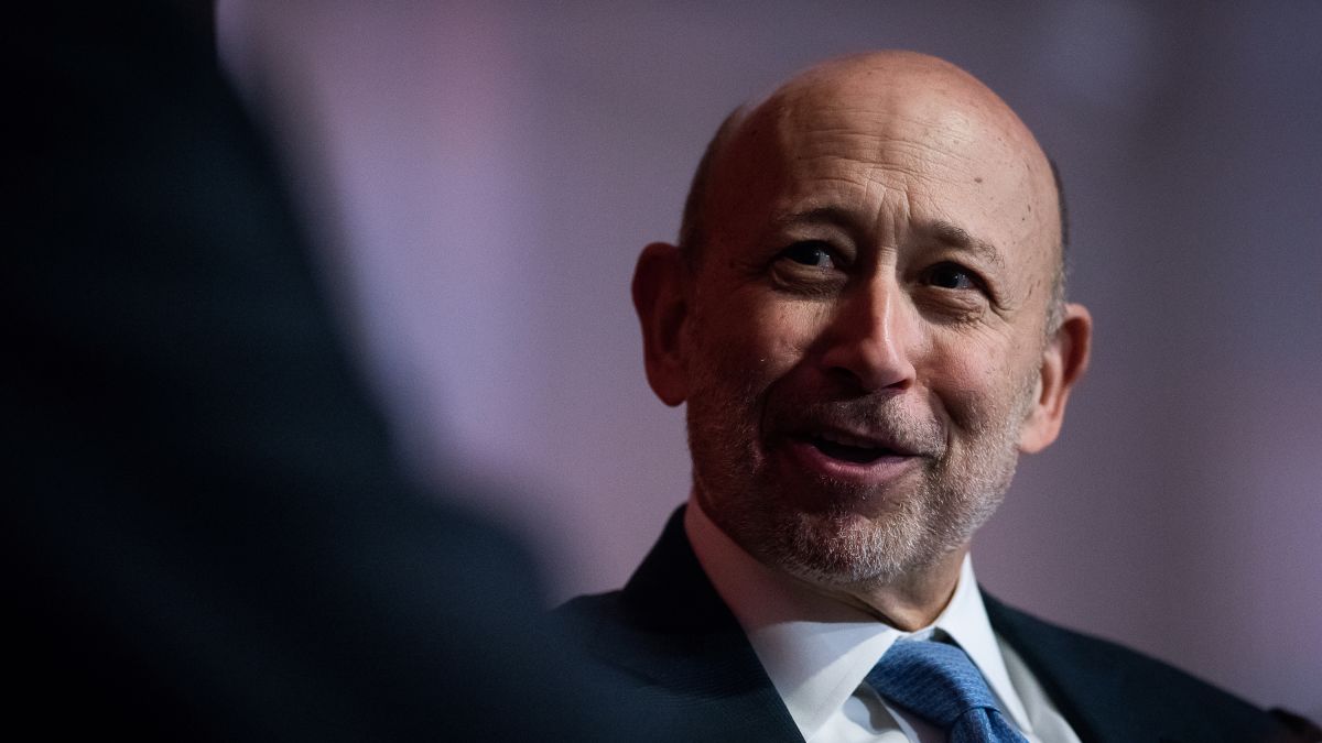 Lloyd Blankfein tweets photographic proof that he once had hair