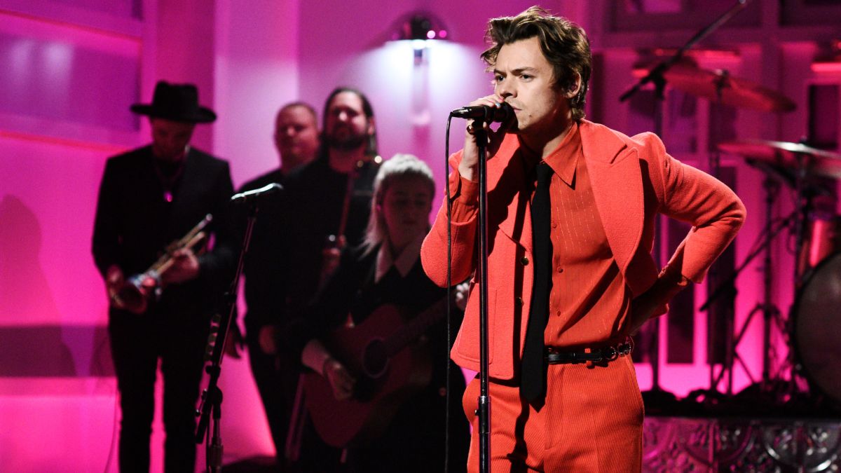Harry Styles Debuted His New Song Watermelon Sugar On Saturday