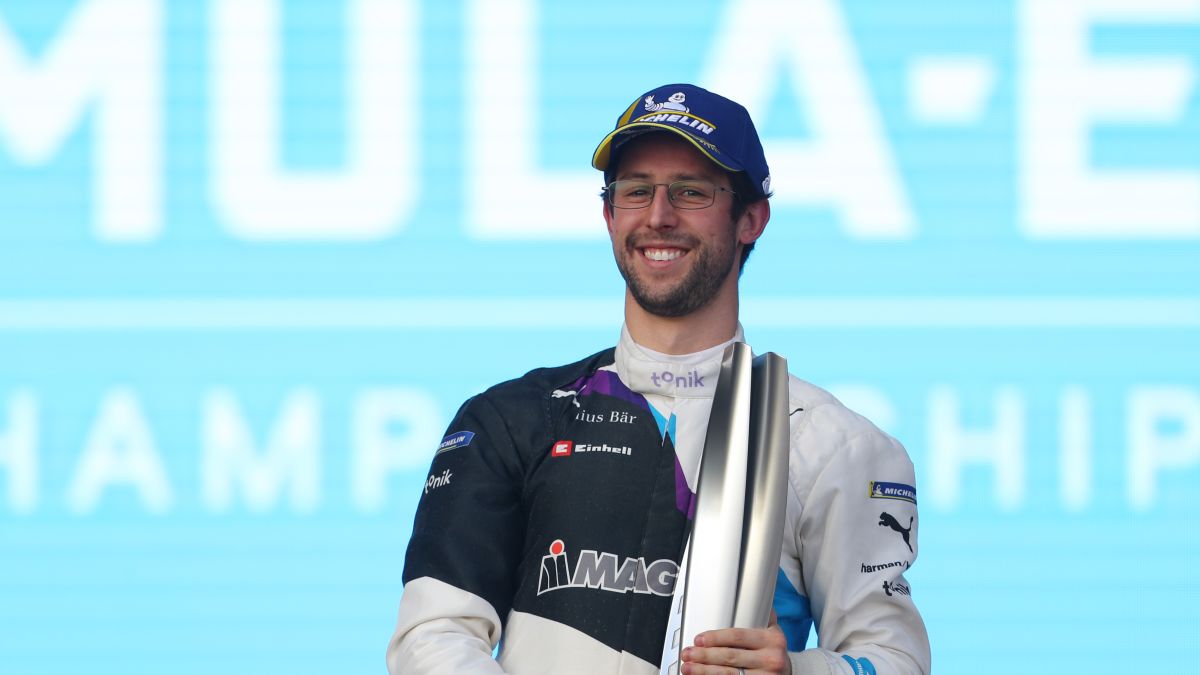 Formula E Bmw Driver Alexander Sims Claims First Win In Dramatic Saudi Arabia Race Cnn - formula e min e driver sims roblox